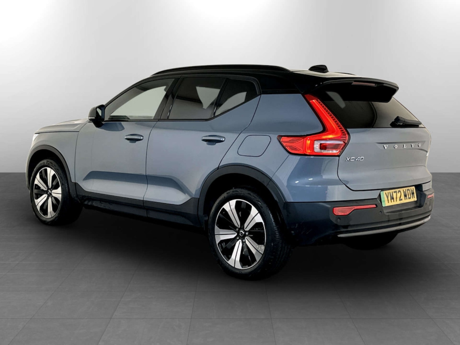 Used Volvo XC40 2023 for sale - 77682103: Photo 8