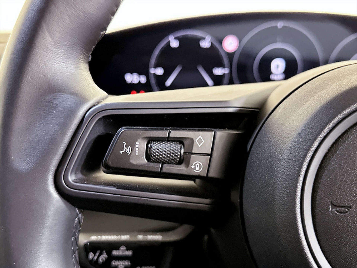 Used Porsche Taycan 2023 for sale - 77547726: Photo 18