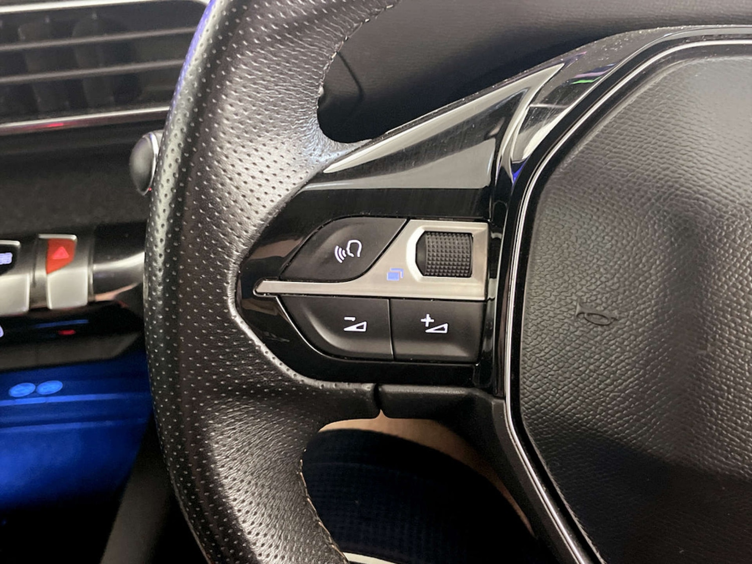 Used Peugeot 3008 2017 for sale - 77326112: Photo 18