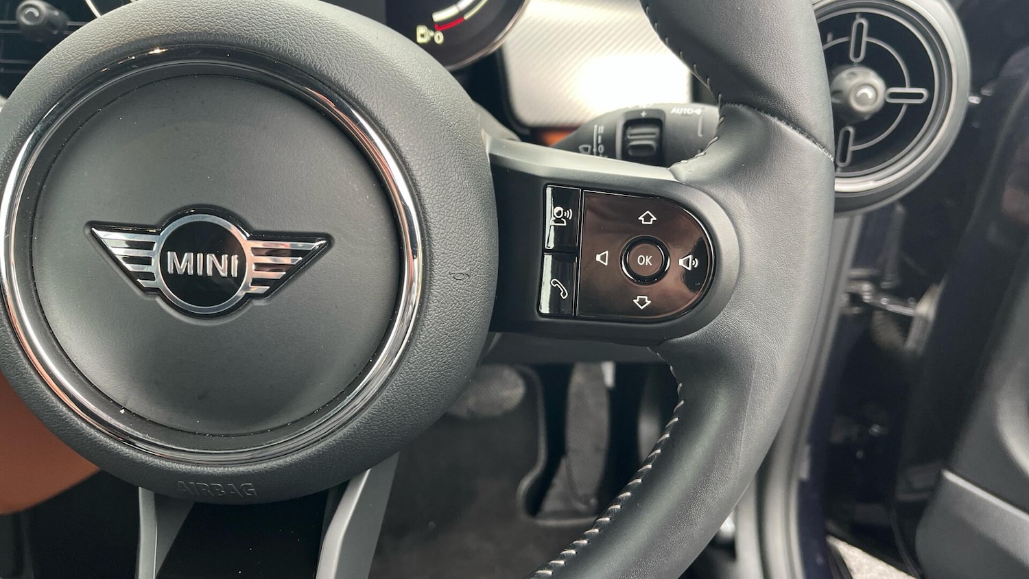 Used MINI Convertible 2023 for sale - 77612481: Photo 18