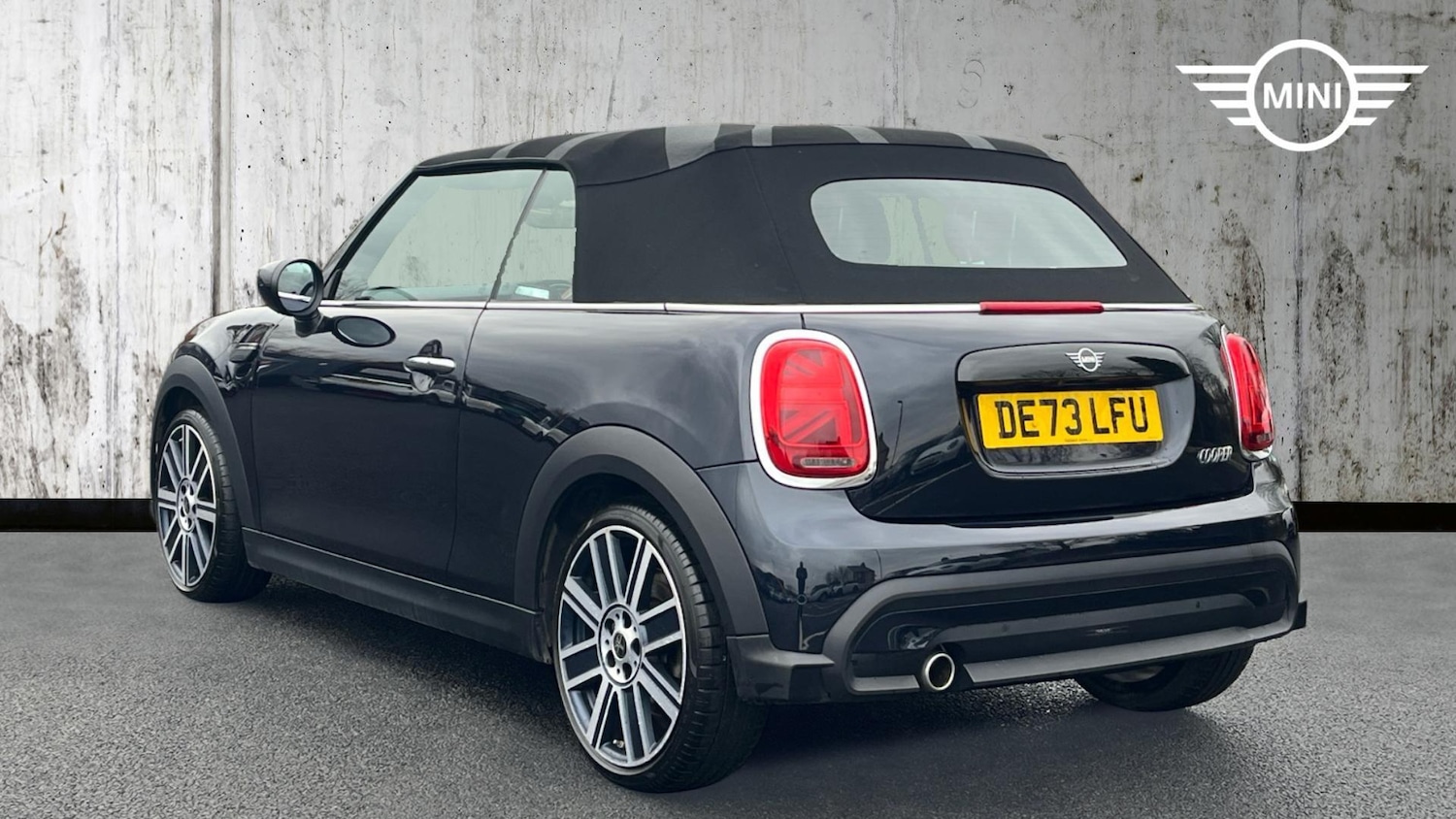 Used MINI Convertible 2023 for sale - 77612481: Photo 2
