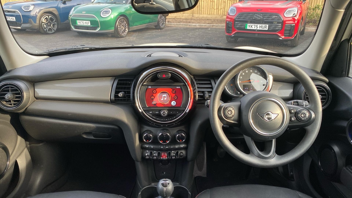 Used MINI Hatch 2019 for sale - 77993480: Photo 4