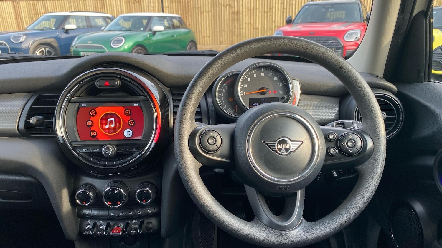 Used MINI Hatch 2019 for sale - 77993480: Photo 5