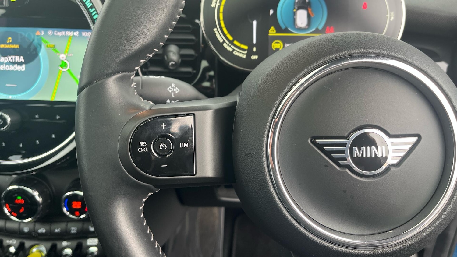 Used MINI Hatch 2023 for sale - 77994350: Photo 17