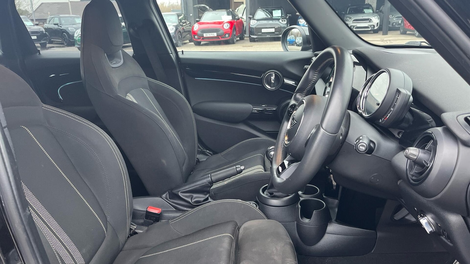 Used MINI Hatch 2022 for sale - 77039945: Photo 11