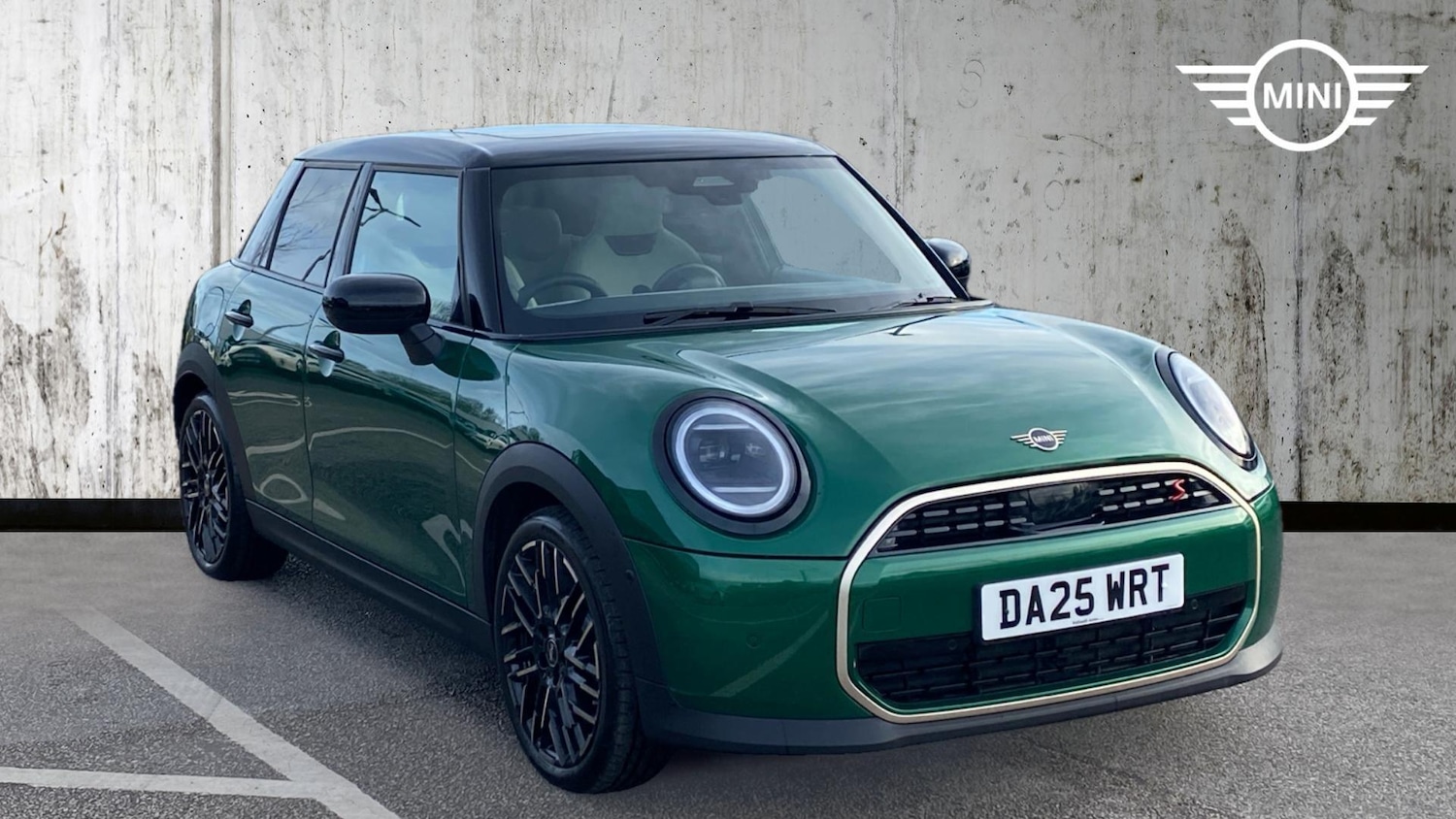 Used MINI Cooper 2025 for sale - 76800891: Photo 1