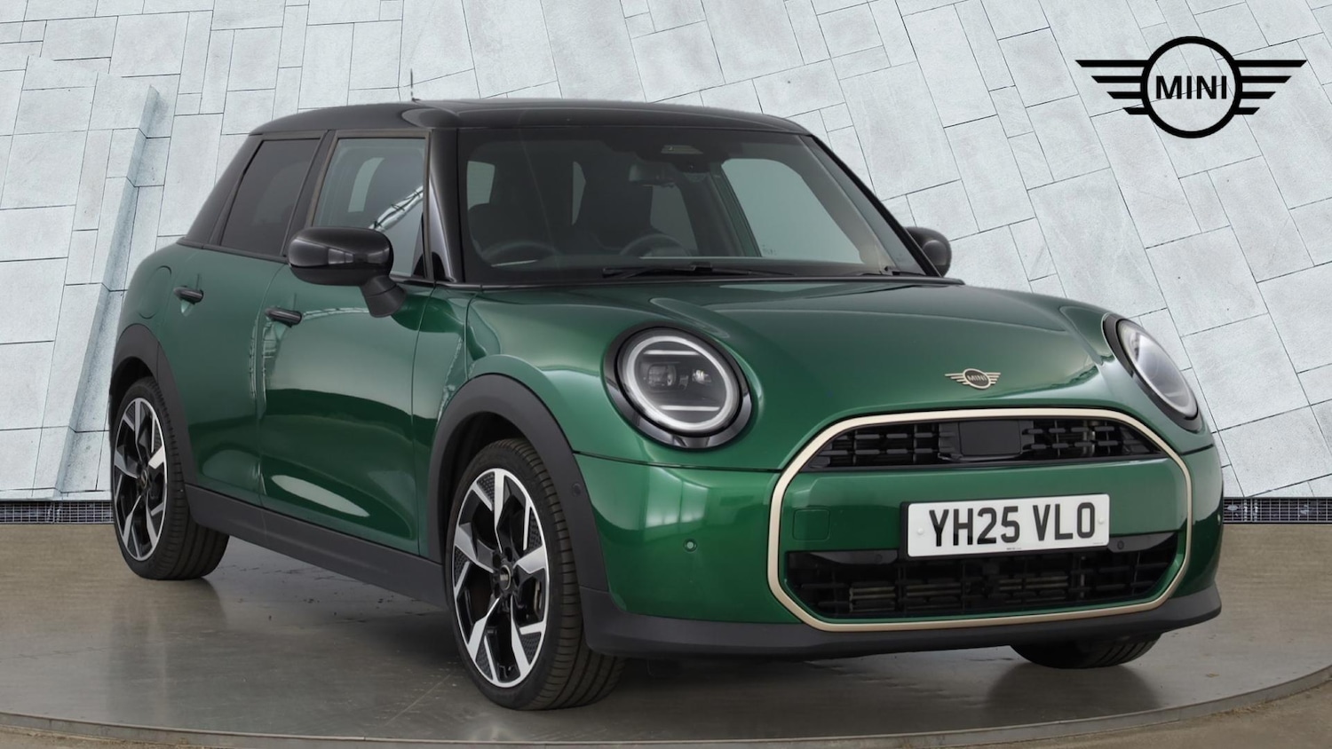 Used MINI Cooper 2025 for sale - 76760307: Photo 1