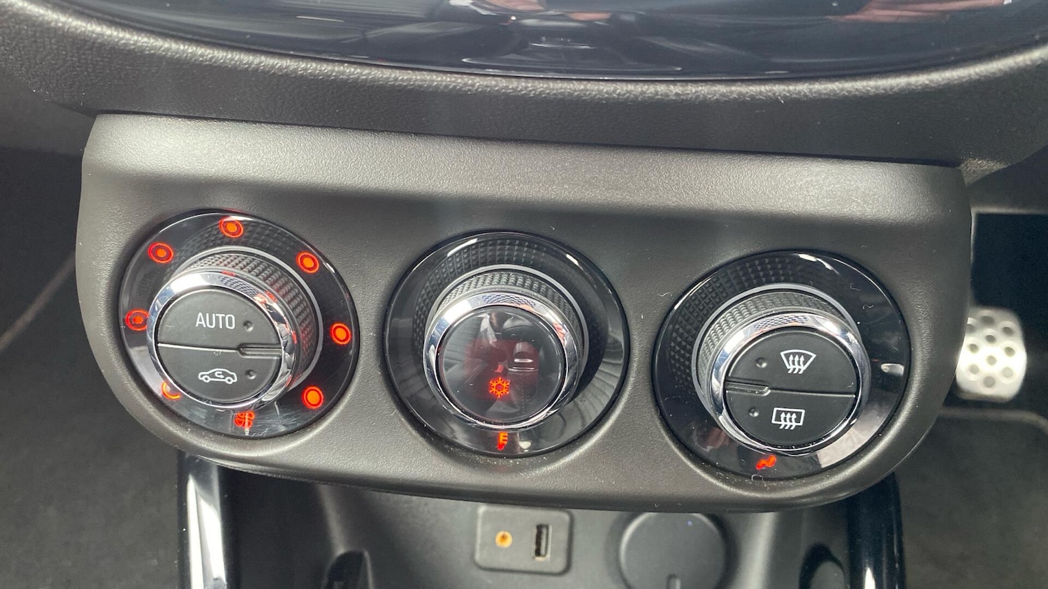 Used Vauxhall ADAM 2015 for sale - 77993053: Photo 26