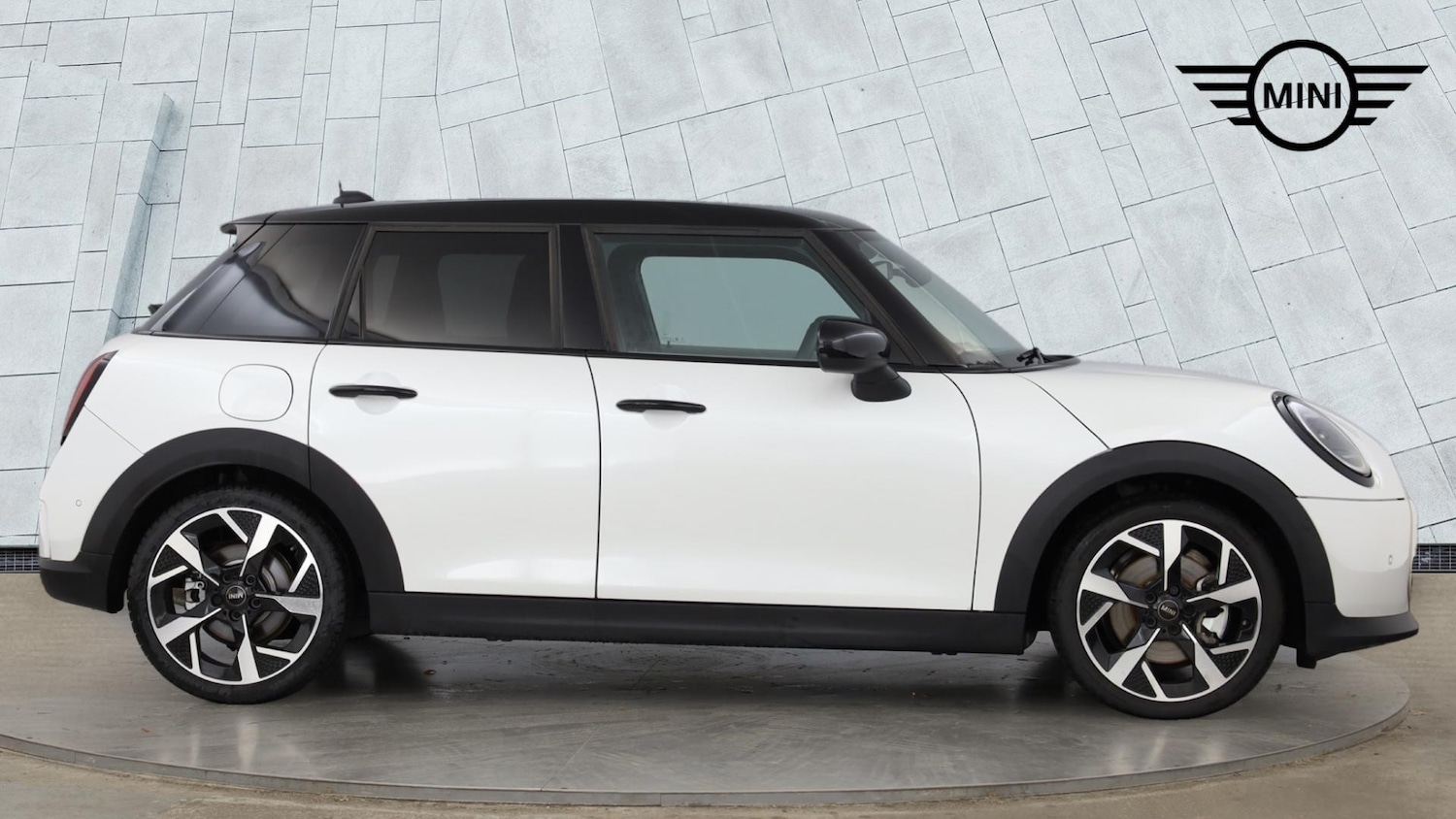 Used MINI Cooper 2025 for sale - 76760276: Photo 3