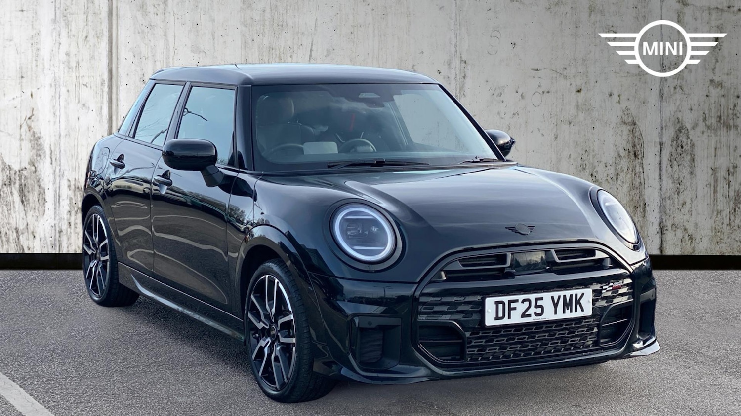 Used MINI Cooper 2025 for sale - 76760199: Photo 1