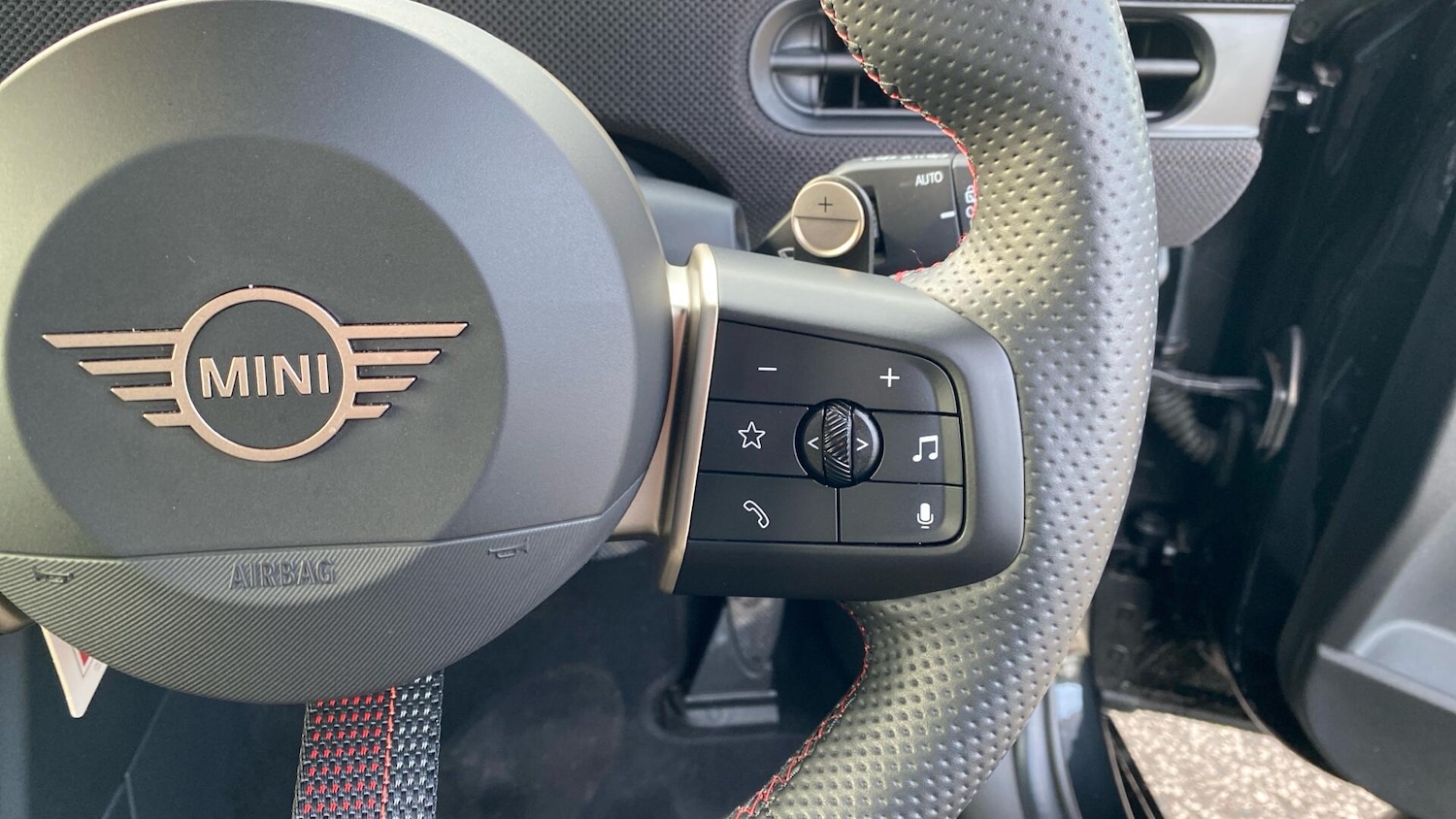 Used MINI Cooper 2025 for sale - 76760199: Photo 18