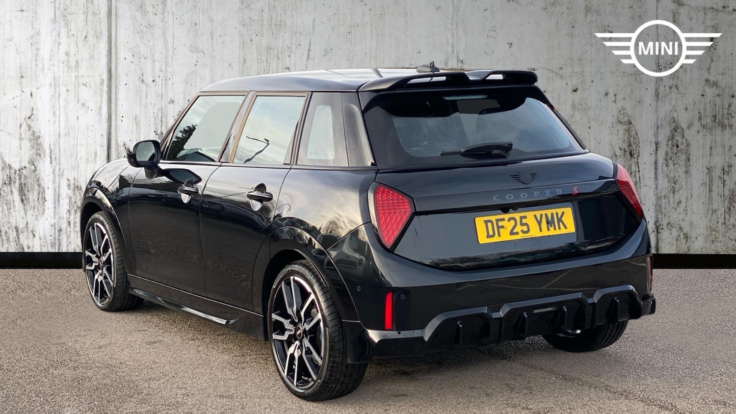 Used MINI Cooper 2025 for sale - 76760199: Photo 2