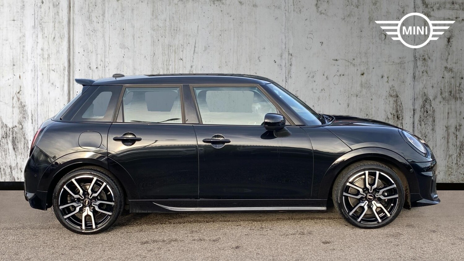 Used MINI Cooper 2025 for sale - 76760199: Photo 3