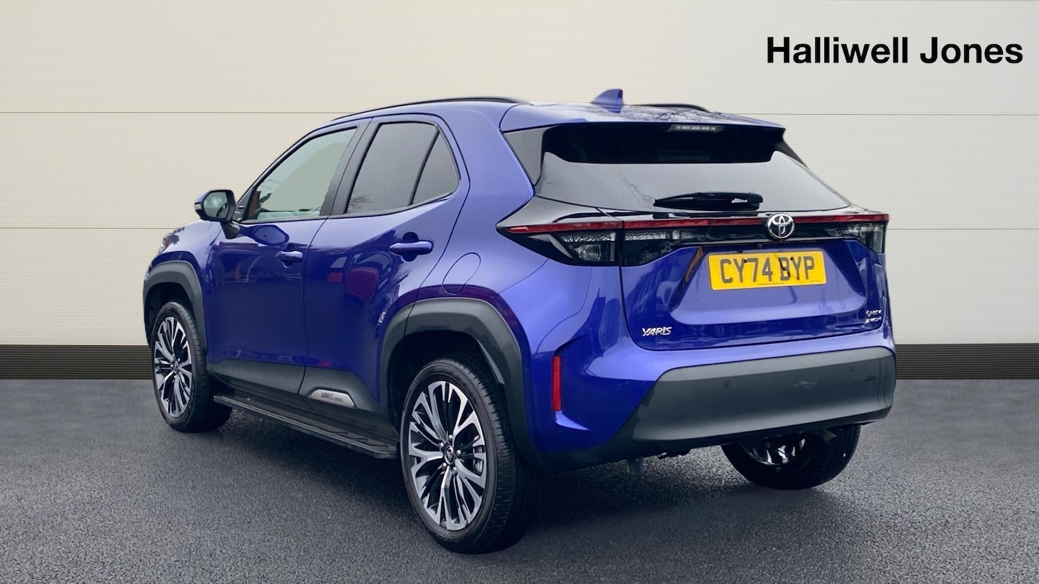 Used Toyota Yaris Cross 2024 for sale - 77455058: Photo 2