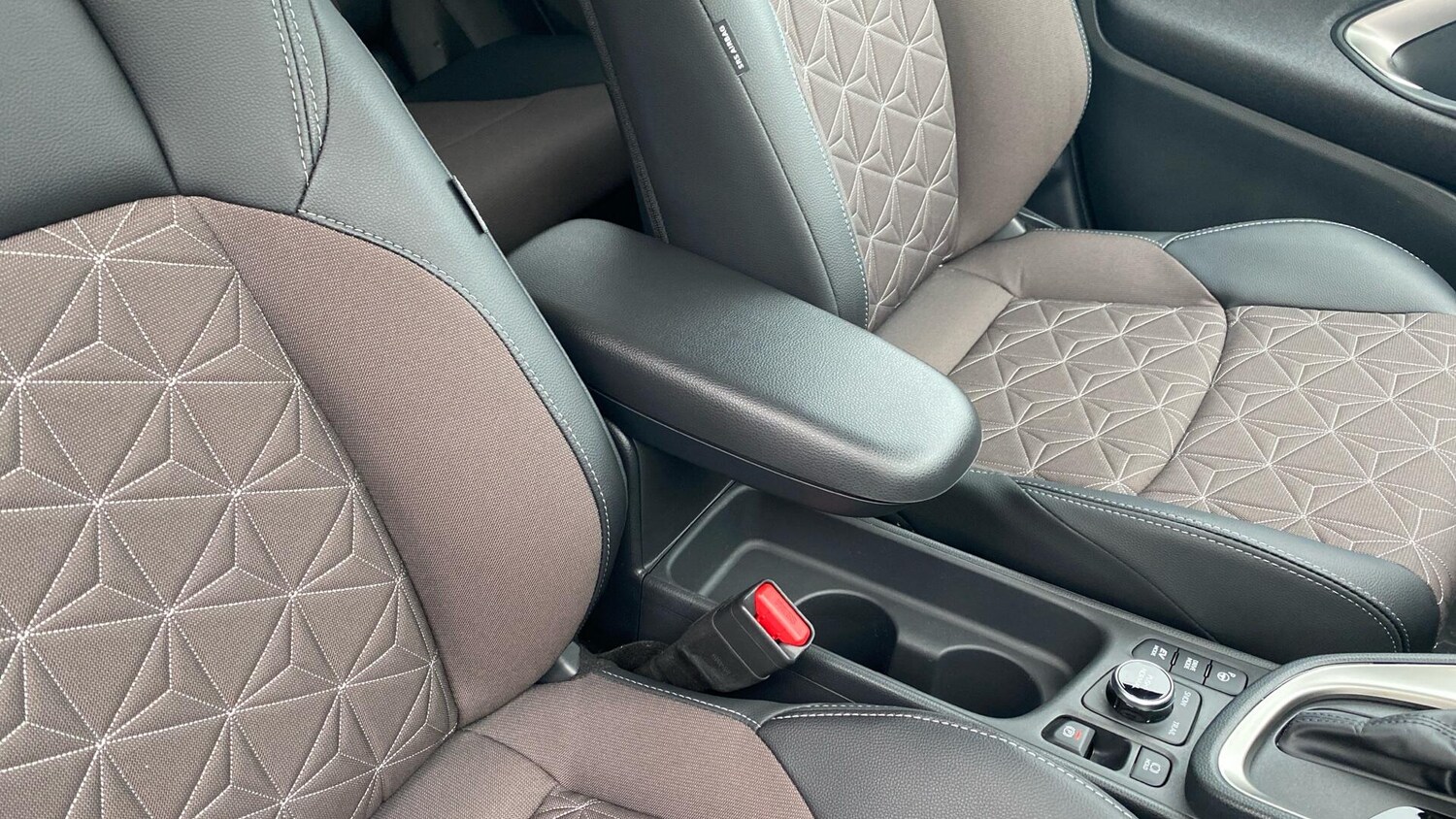 Used Toyota Yaris Cross 2024 for sale - 77455058: Photo 42