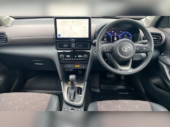 Used Toyota Yaris Cross 2024 for sale - 77455058: Photo