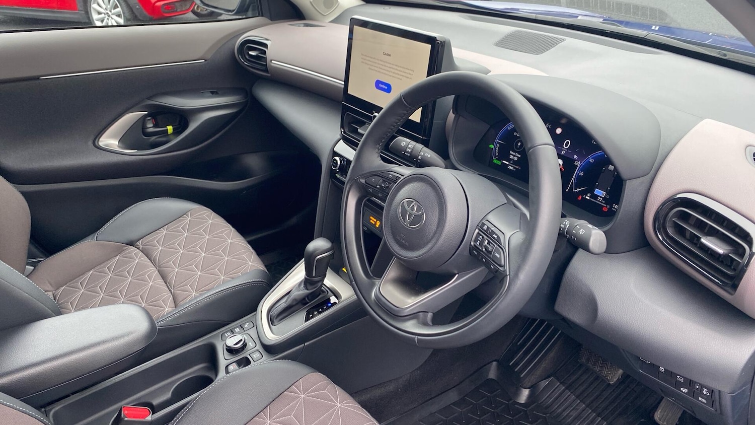 Used Toyota Yaris Cross 2024 for sale - 77455058: Photo 6