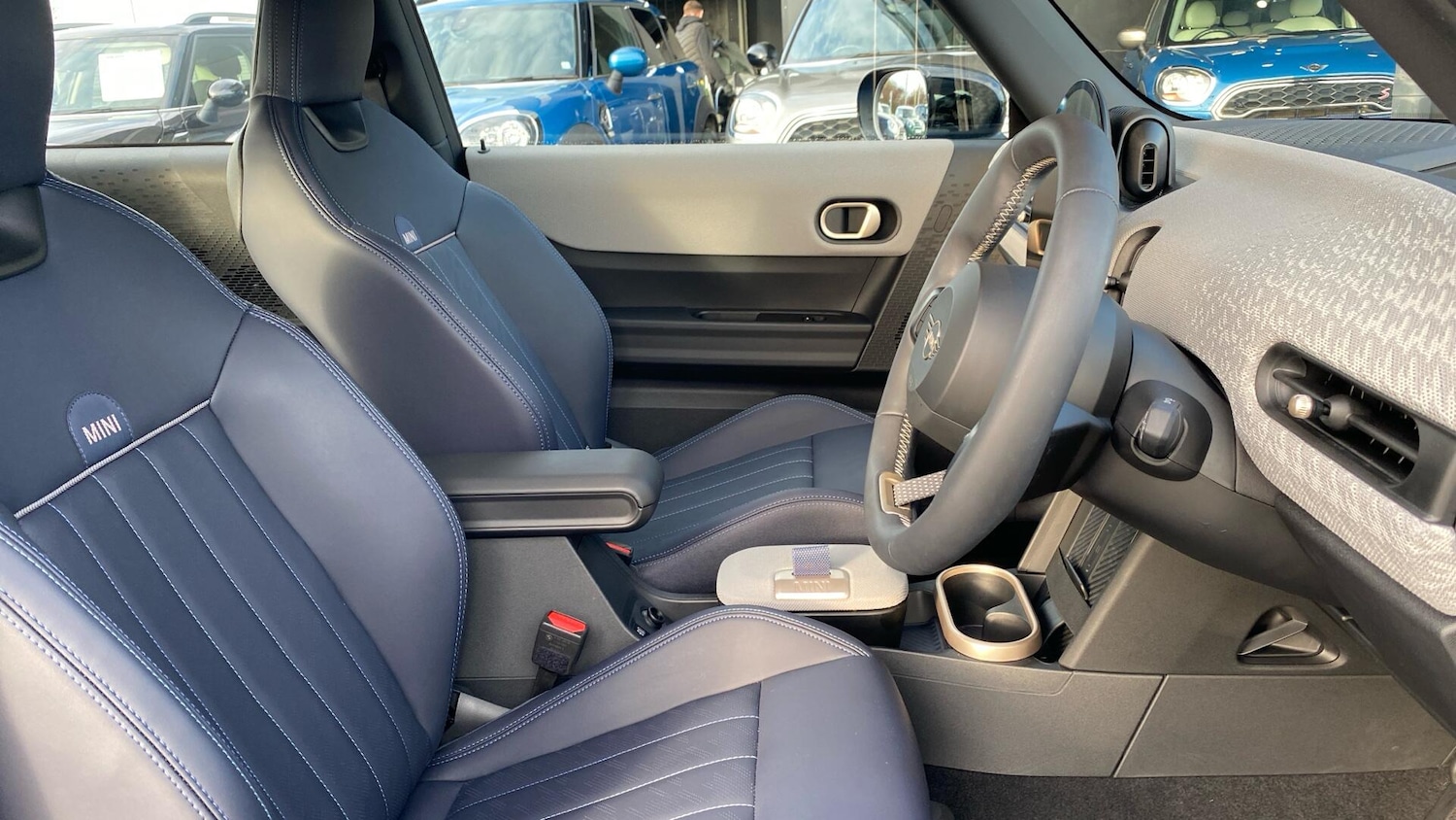 Used MINI Cooper 2024 for sale - 76965583: Photo 11