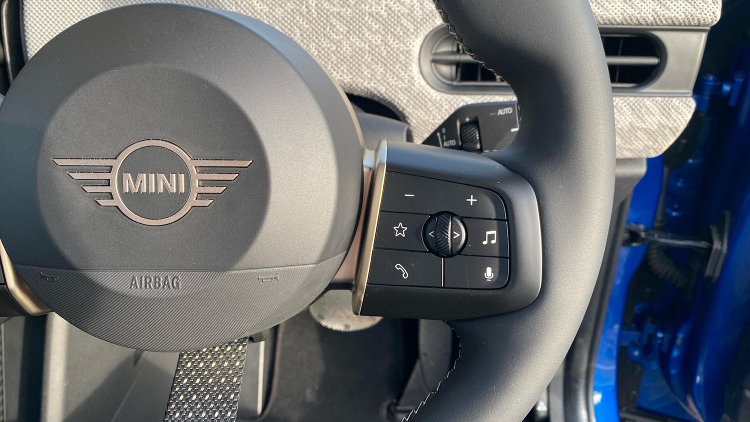 Used MINI Cooper 2024 for sale - 76965583: Photo 18