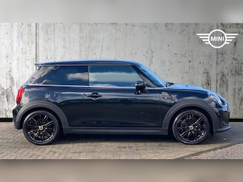 Used MINI Hatch 2023 for sale - 76760103: Photo