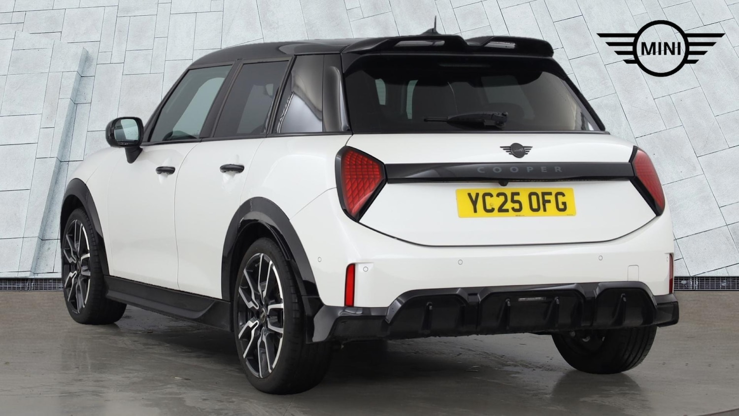 Used MINI Cooper 2025 for sale - 76760048: Photo 2