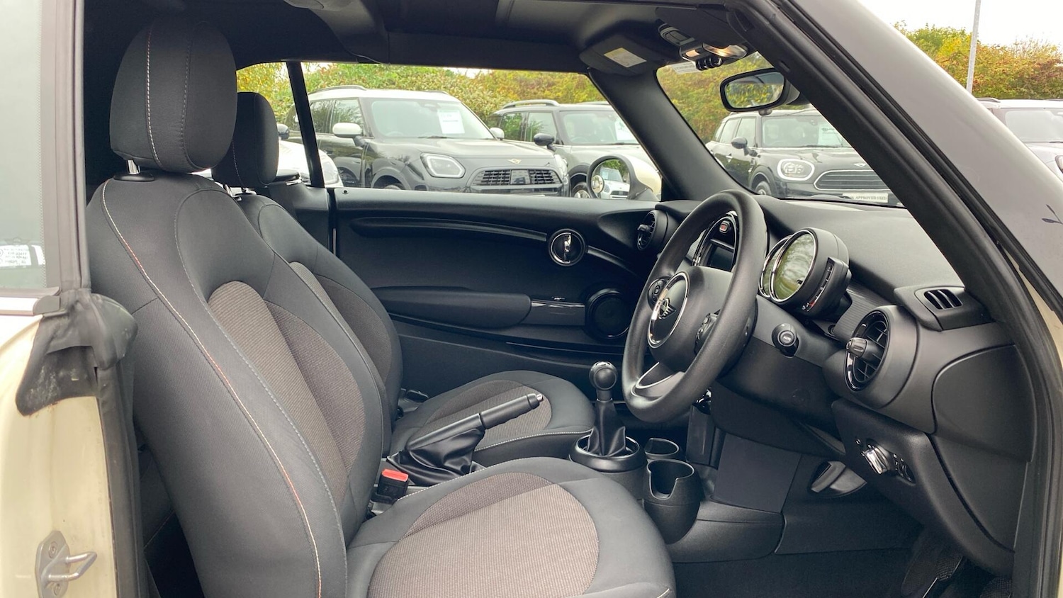 Used MINI Convertible 2018 for sale - 77670485: Photo 11