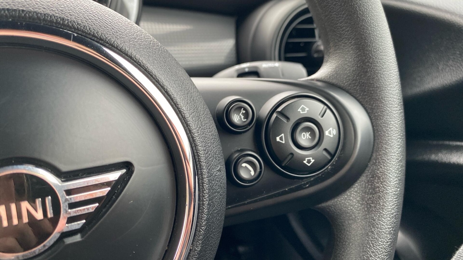 Used MINI Convertible 2018 for sale - 77670485: Photo 18