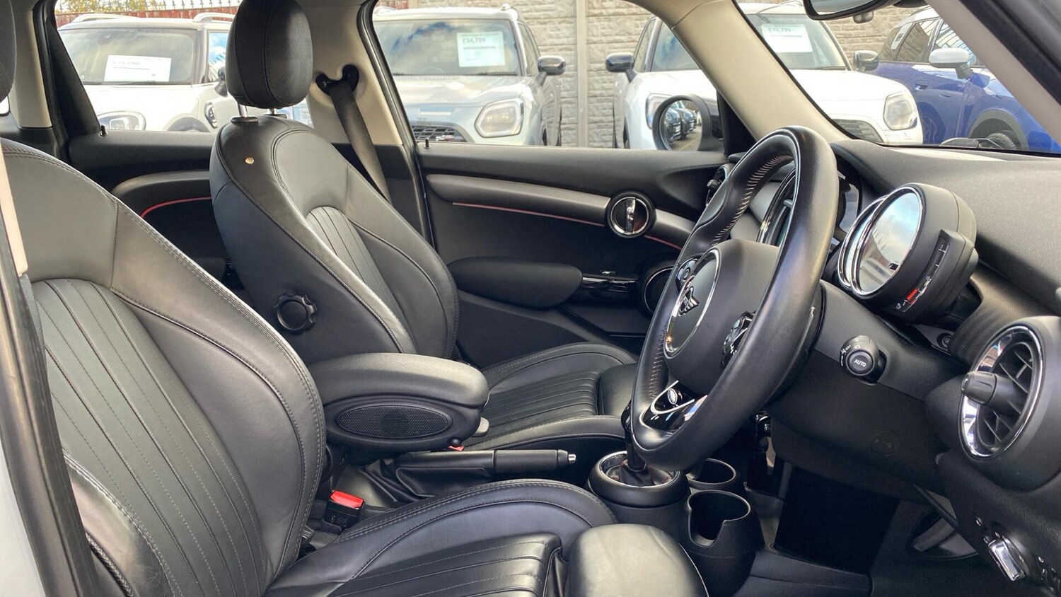 Used MINI Hatch 2020 for sale - 76800927: Photo 11