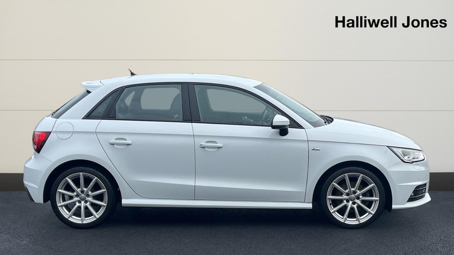 Used Audi A1 2017 for sale - 77611458: Photo 3