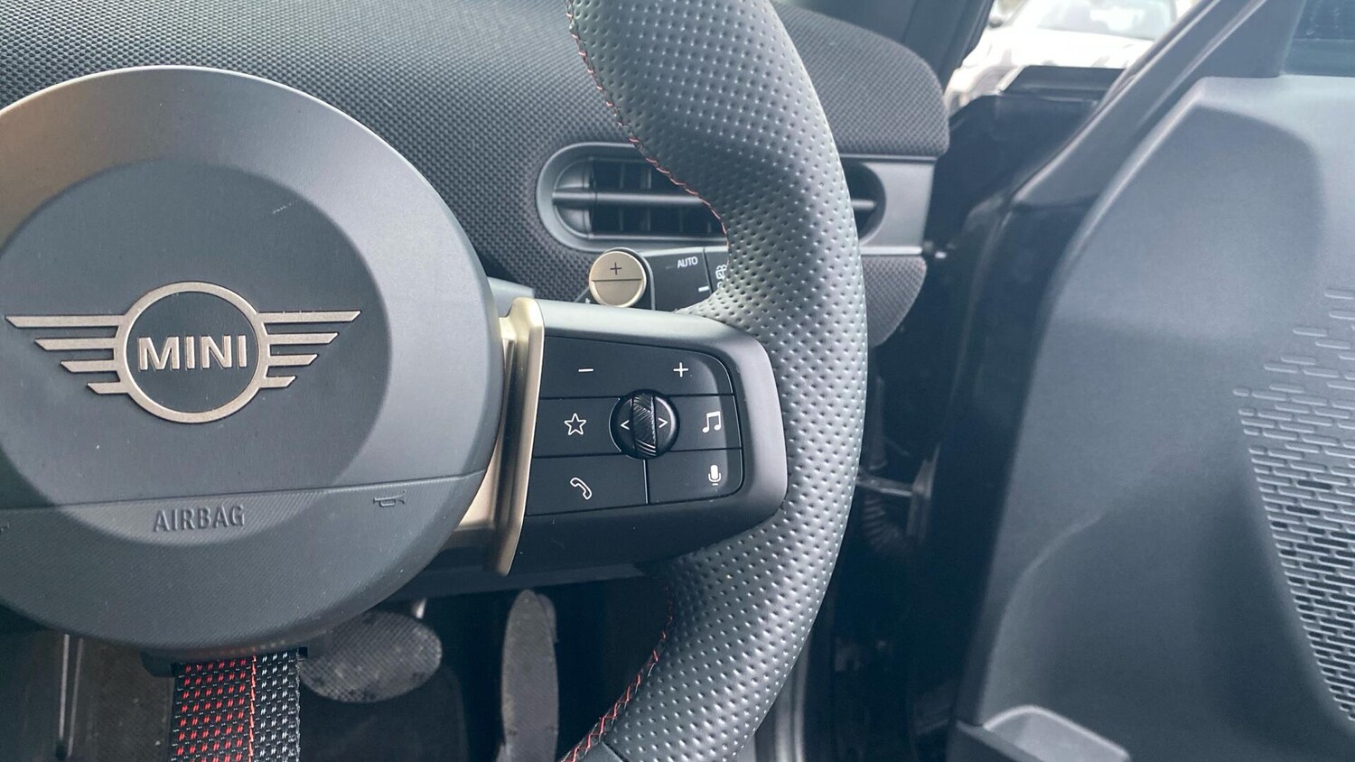 Used MINI Hatch 2024 for sale - 77203885: Photo 18