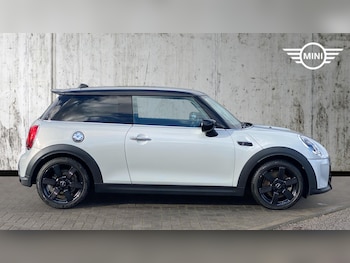 Used MINI Hatch 2022 for sale - 76760047: Photo