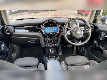 Used MINI Hatch 2022 for sale - 76760047: Photo