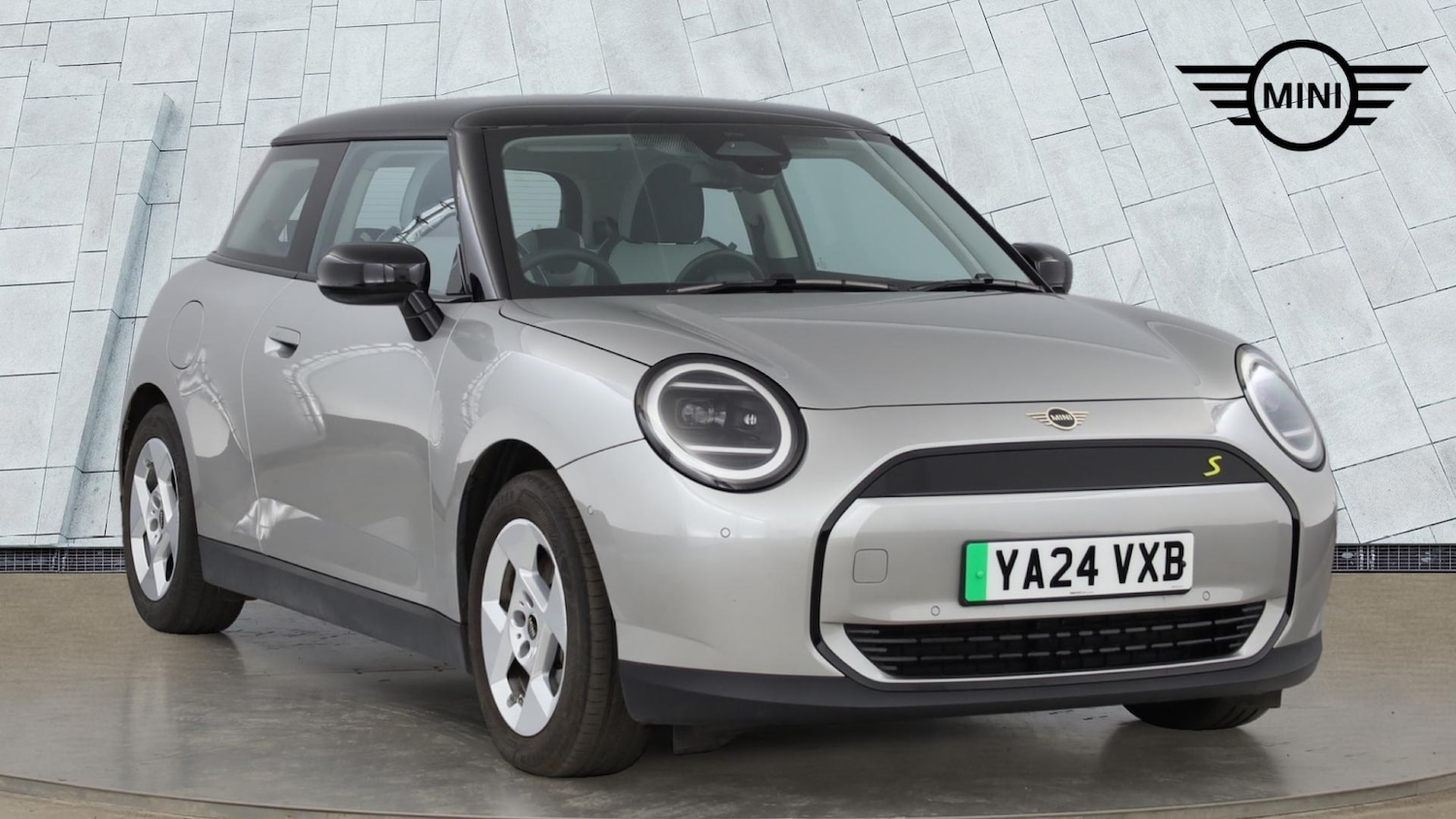 Used MINI Cooper 2024 for sale - 76802265: Photo 1