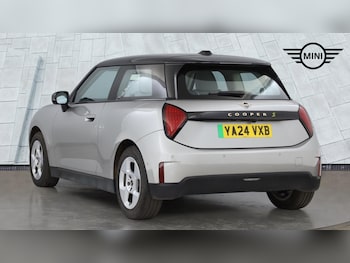 Used MINI Cooper 2024 for sale - 76802265: Photo