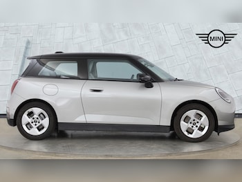 Used MINI Cooper 2024 for sale - 76802265: Photo