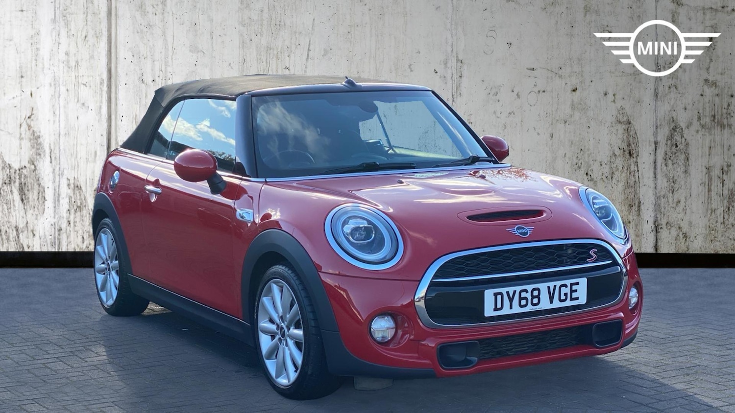 Used MINI Convertible 2018 for sale - 76839924: Photo 1