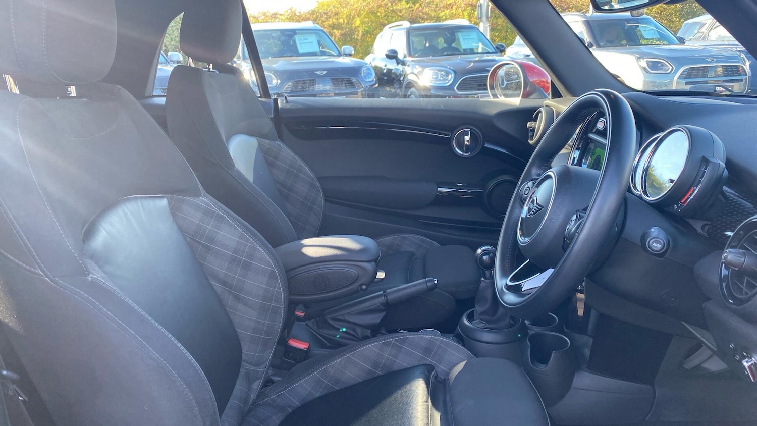 Used MINI Convertible 2018 for sale - 76839924: Photo 11