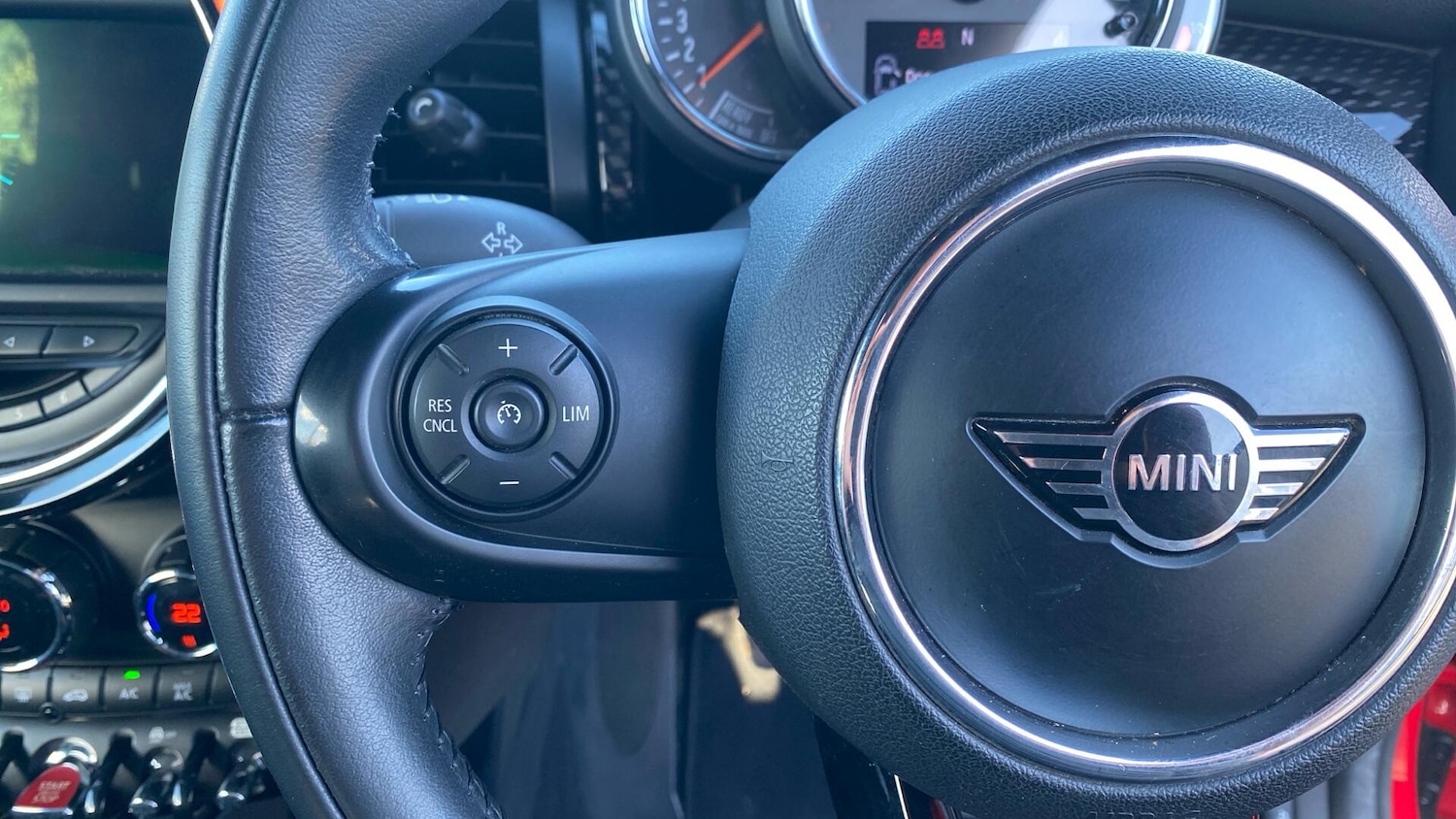 Used MINI Convertible 2018 for sale - 76839924: Photo 17