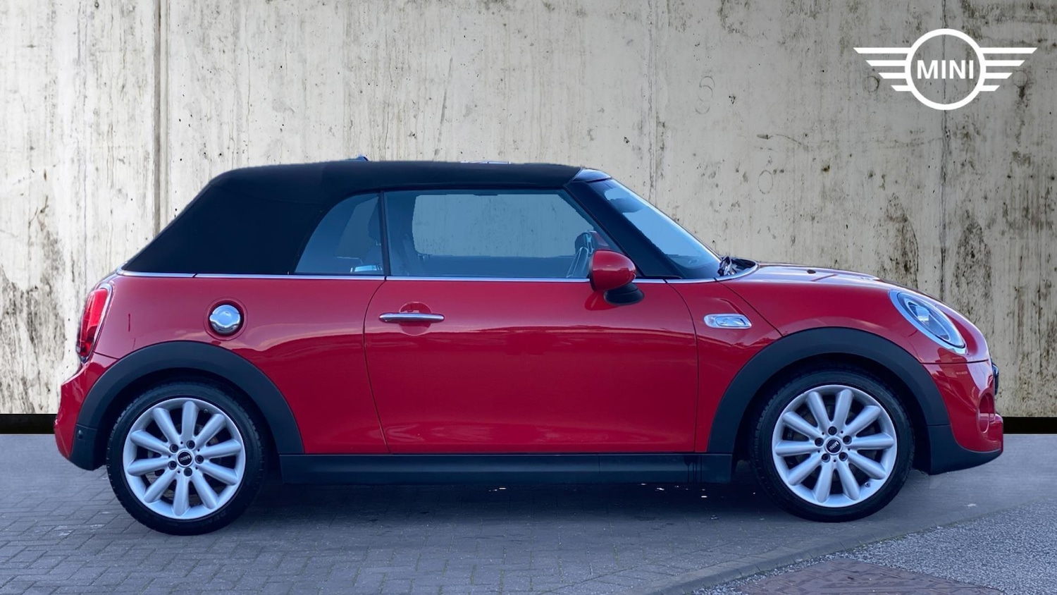 Used MINI Convertible 2018 for sale - 76839924: Photo 3