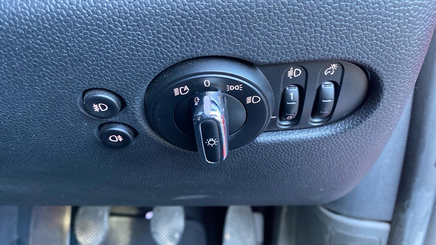 Used MINI Convertible 2018 for sale - 76839924: Photo 32