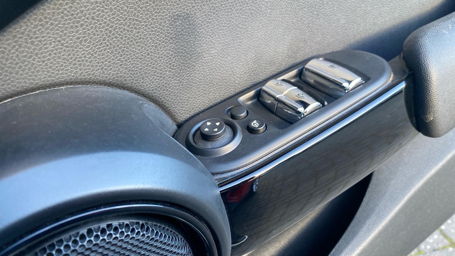 Used MINI Convertible 2018 for sale - 76839924: Photo 33