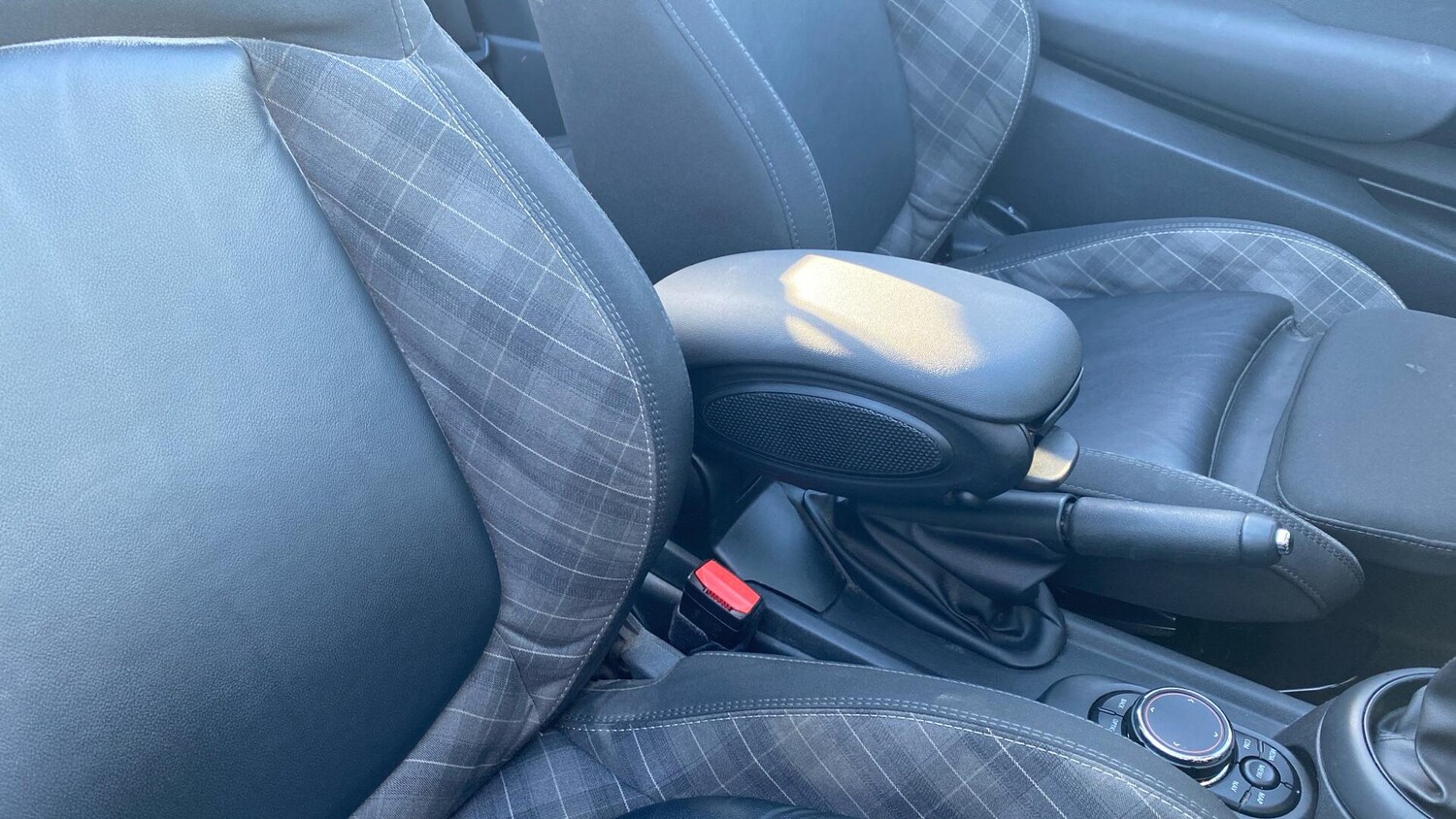 Used MINI Convertible 2018 for sale - 76839924: Photo 47