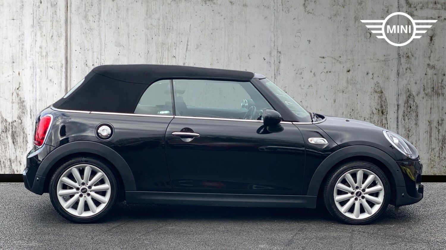 Used MINI Convertible 2018 for sale - 78062901: Photo 3
