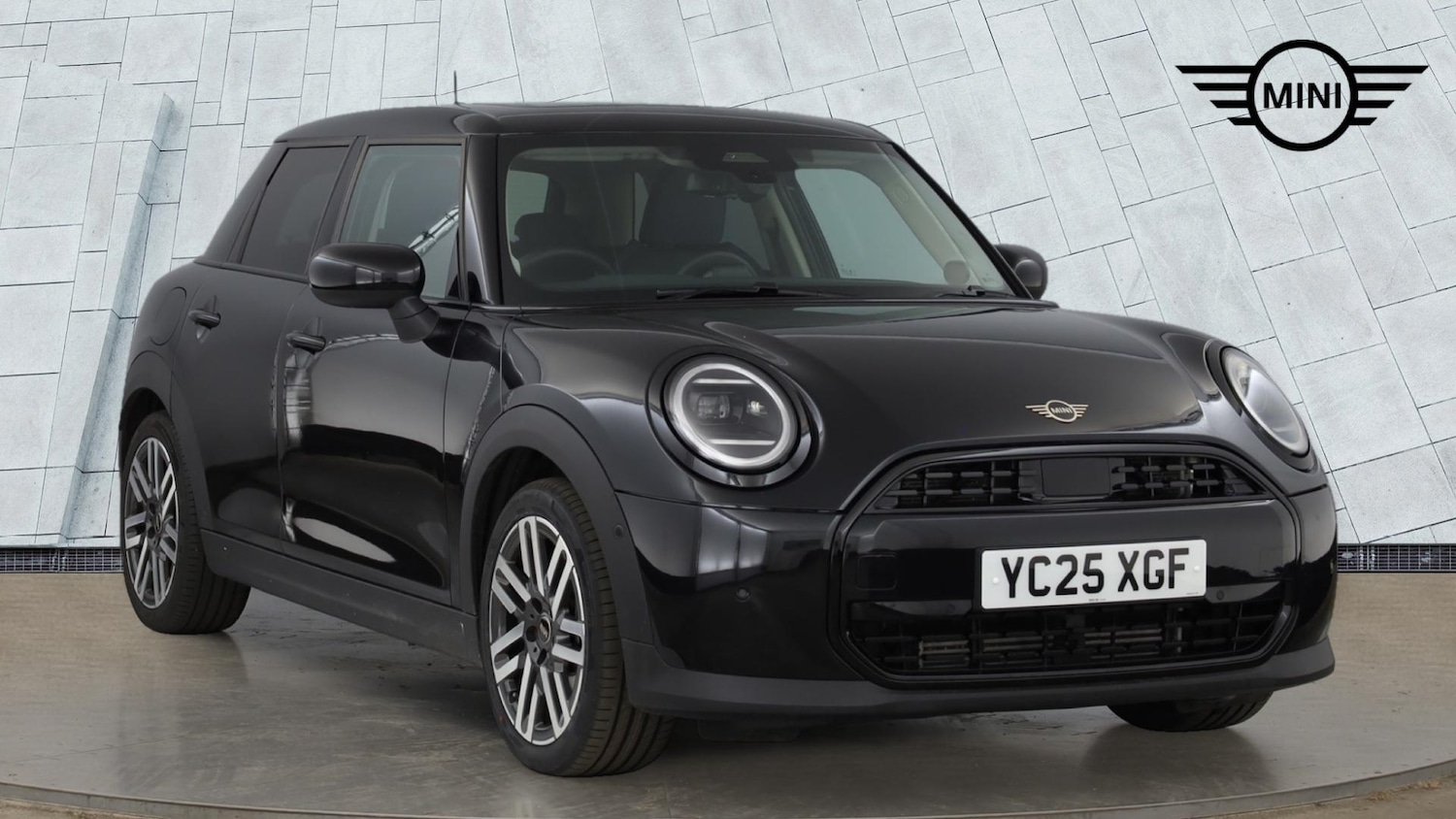 Used MINI Cooper 2025 for sale - 76760133: Photo 1