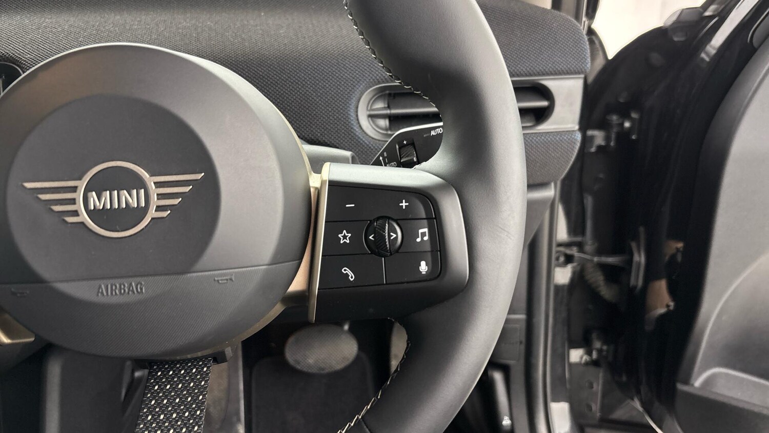 Used MINI Cooper 2025 for sale - 76760133: Photo 18