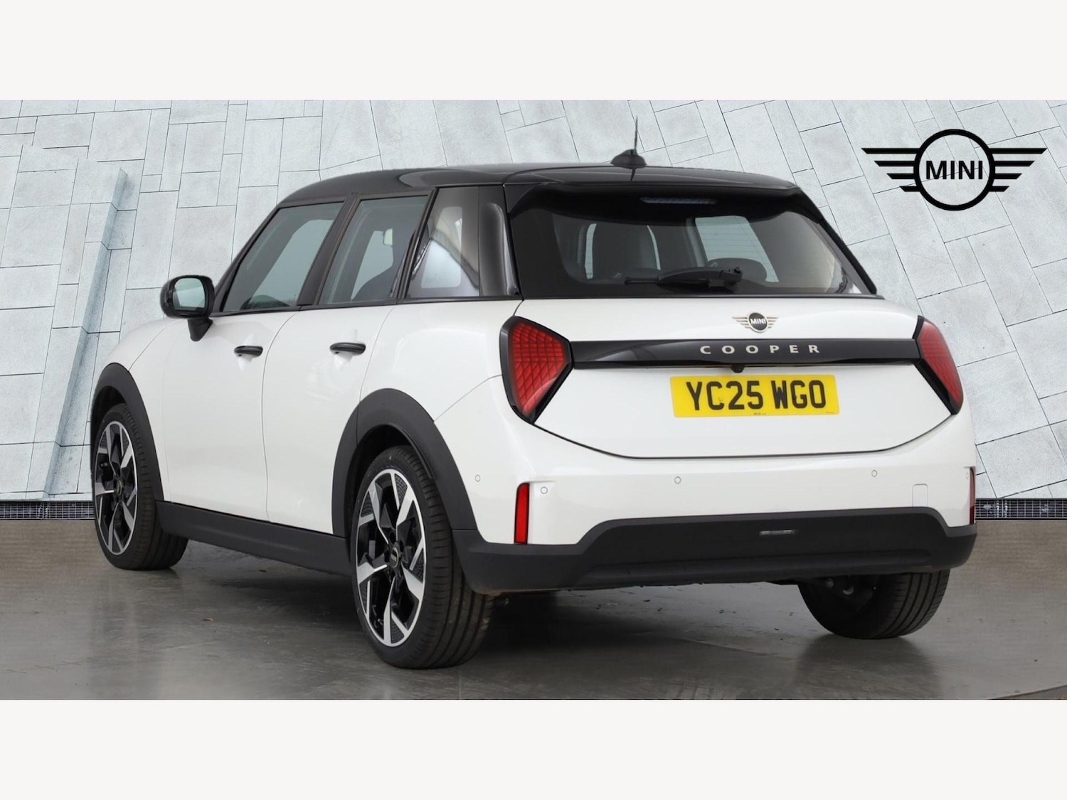 Used MINI Hatch 2025 for sale - 76760115: Photo 2