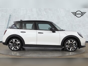 Used MINI Cooper 2025 for sale - 76760115: Photo