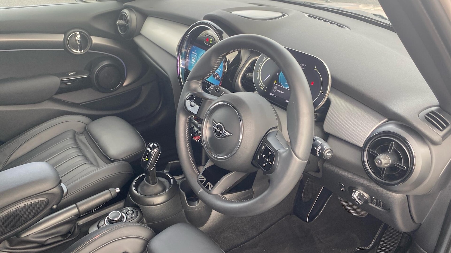 Used MINI Hatch 2023 for sale - 77670379: Photo 6