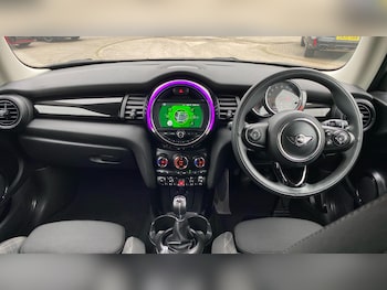 Used MINI Hatch 2018 for sale - 76760253: Photo