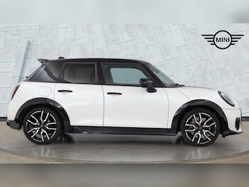 Used MINI Cooper 2025 for sale - 76760112: Photo